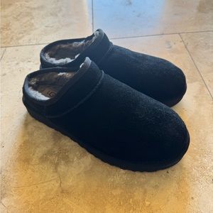 Ugg Slipper (Women)